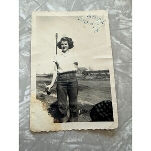 Vtg Black White Photo Young Woman Shorty Belle Missouri 1950s Snapshot 3.5x2.5